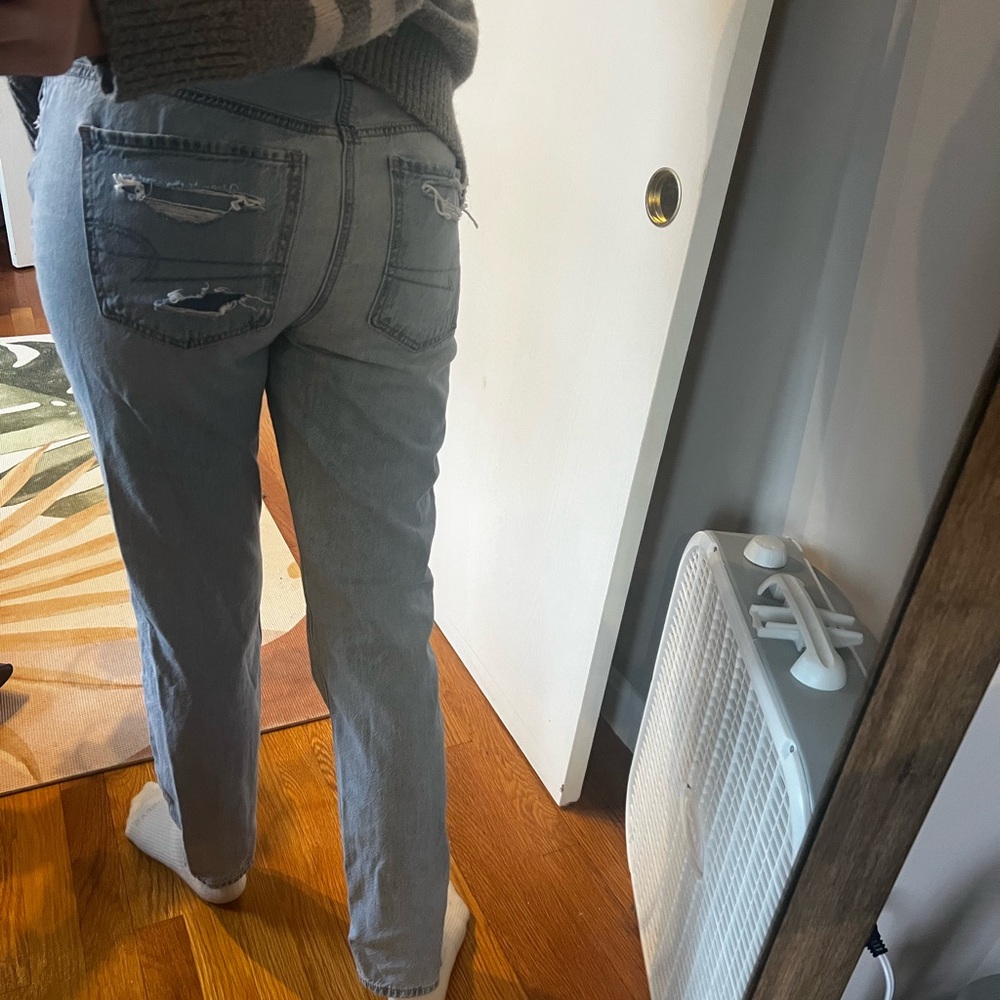 American eagle distressed jeans